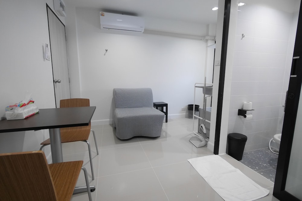 Lee Home Bangkok