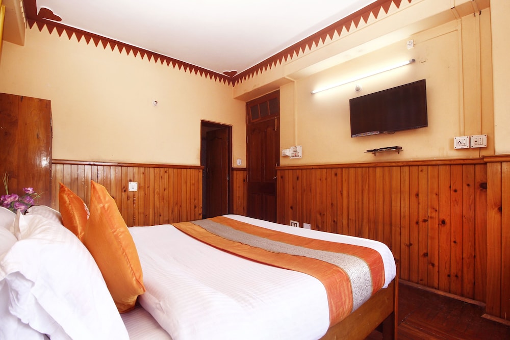OYO 8719 Hotel Deep Residency