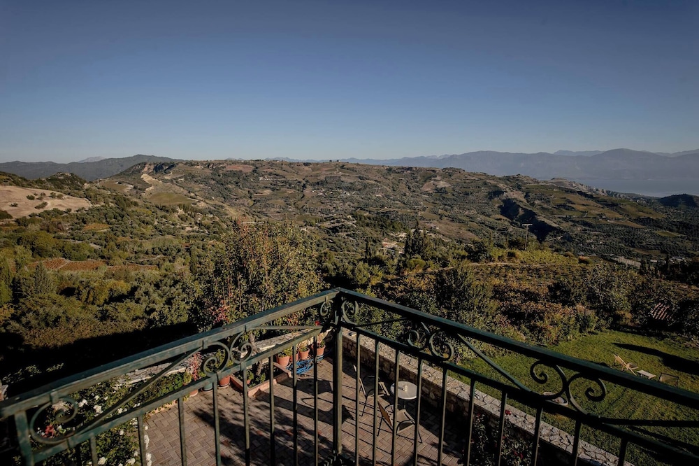 Gero-fotis Guesthouse - Upper Floor Superb View