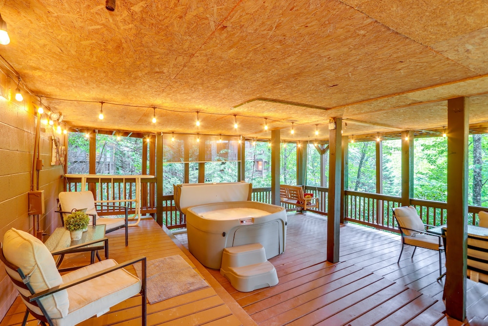 'deer Haven' Cabin: 5 Mi to Dtwn Blue Ridge! view 4