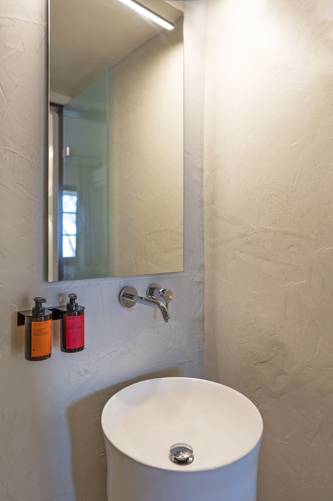Maris Lindos, Suites and Apartments