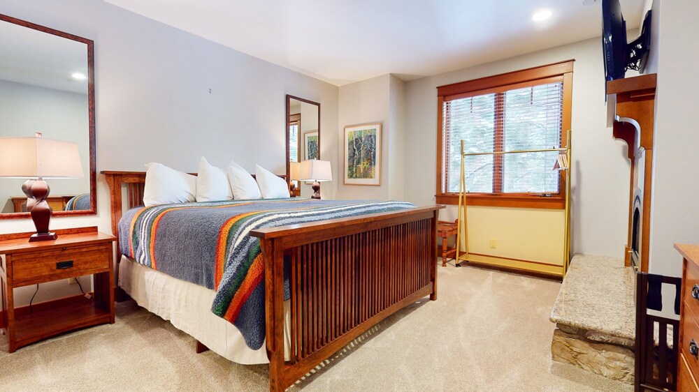 Timbers #10 4 Bedrooms Townhouse by RedAwning view 3