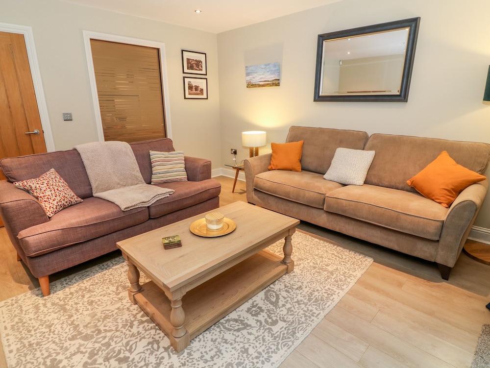 15 Tannery Lane