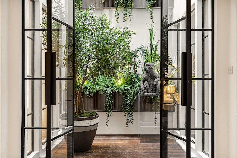 London Mews Home w Glass Atrium Terrace