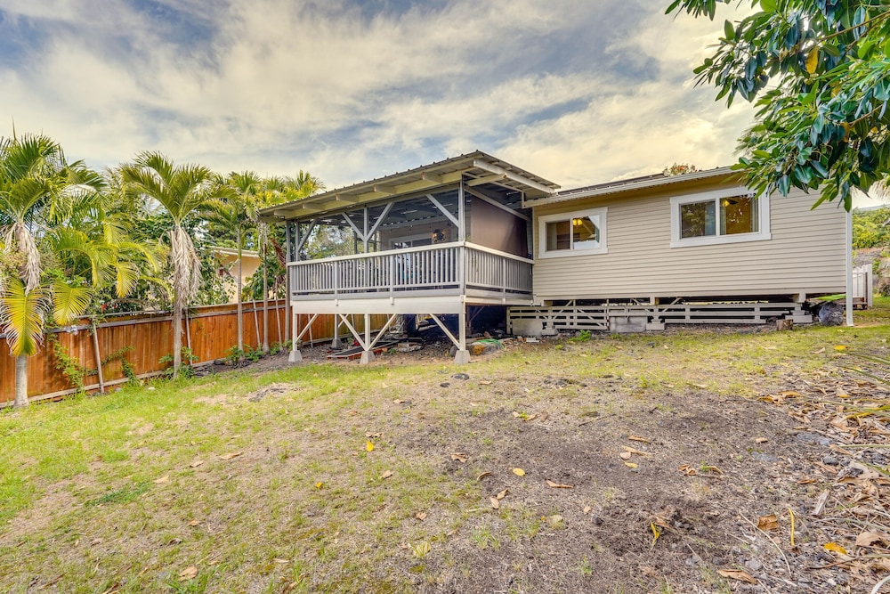 Lovely Kailua-kona Home ~ 2 Mi to Town & Beach! view 2