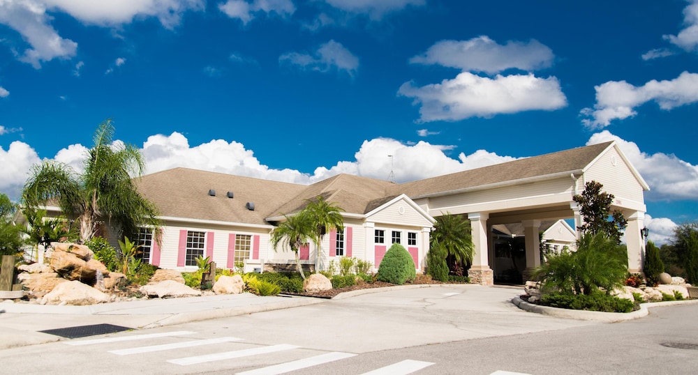 Trafalgar Retreat by Orlando Short Term - Image 1