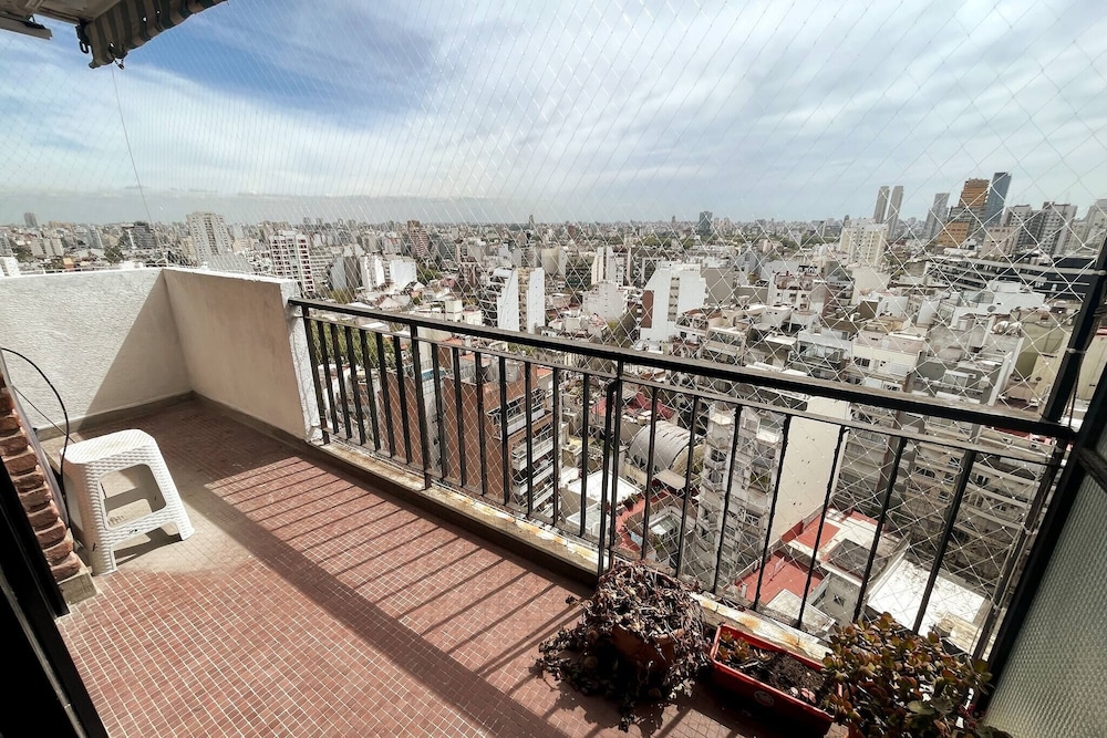 Palermo Panorama Stylish 2-bedroom High-floor Retreat