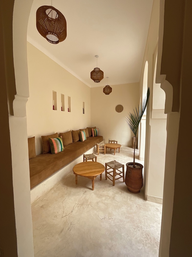 Riad Al Muhandiz