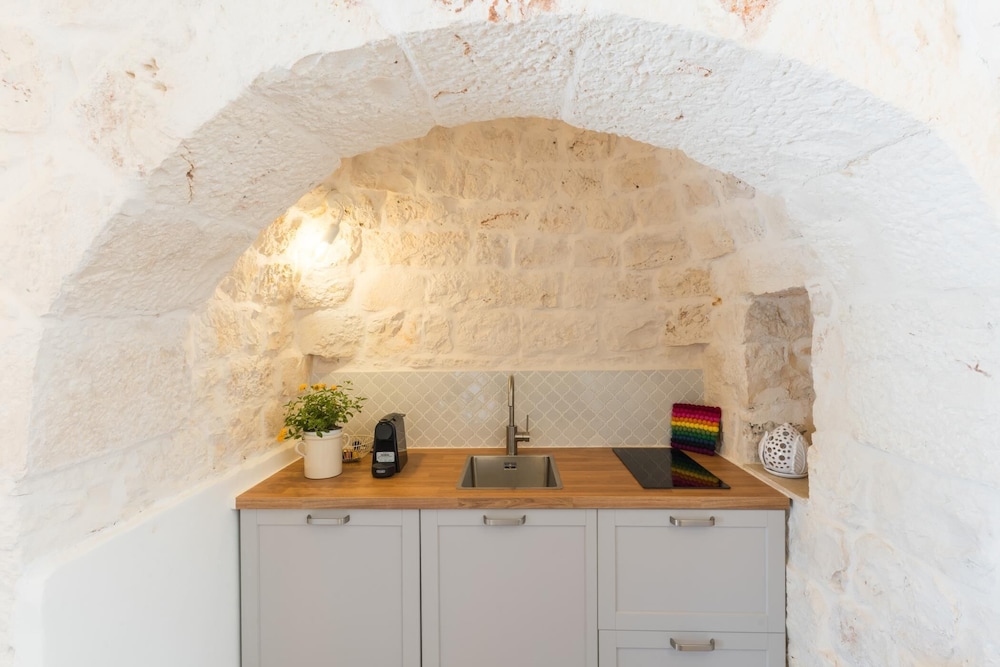 Trulli Scacciapensieri con Piscina