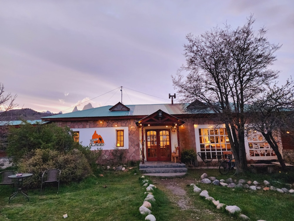 Hostel del Lago