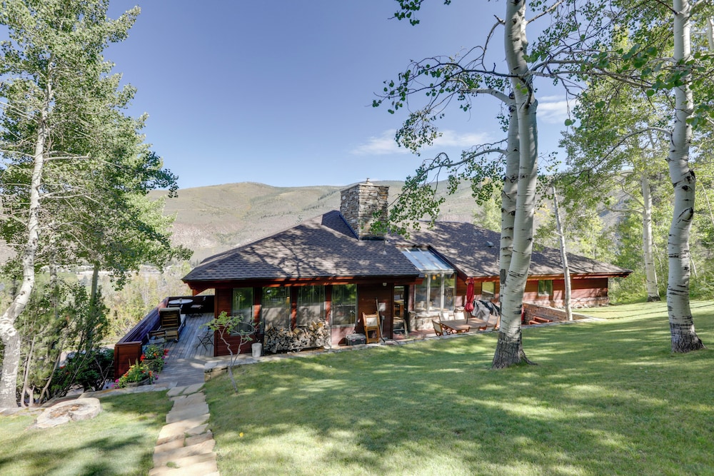 Vail 'treehouse' + Hot Tub, Sauna & Mtn Views view 4