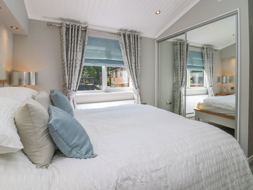 Waterside Lodge
