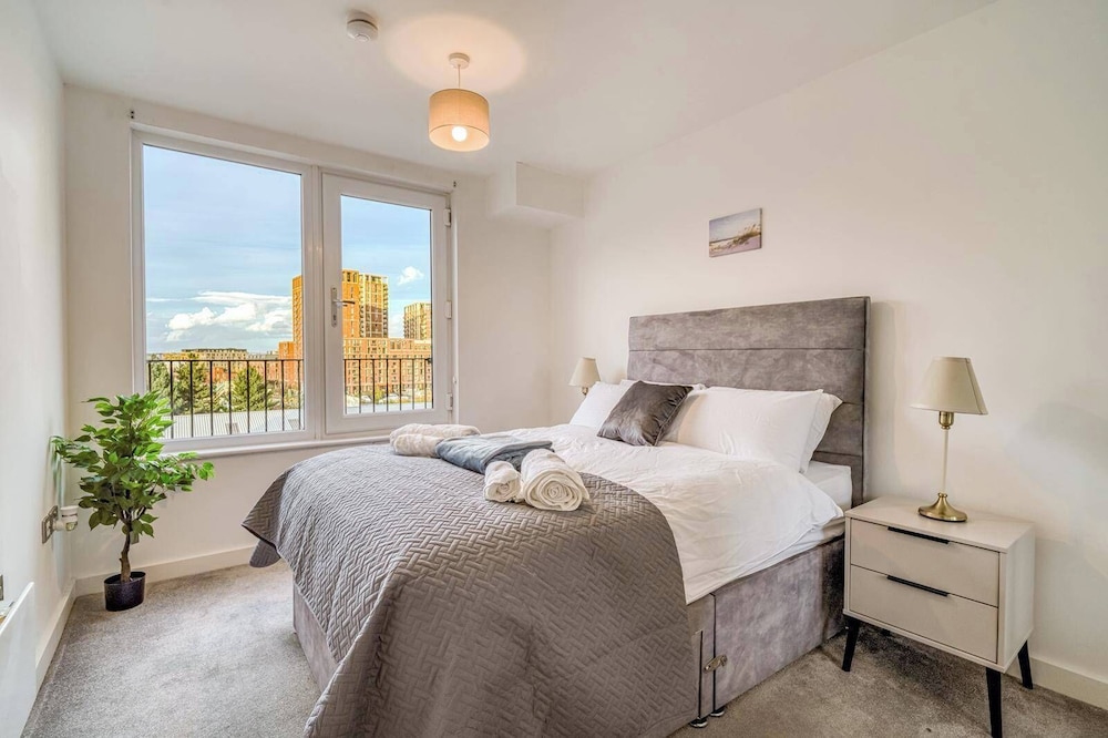 Salford Duplex Apartment - Near City Center