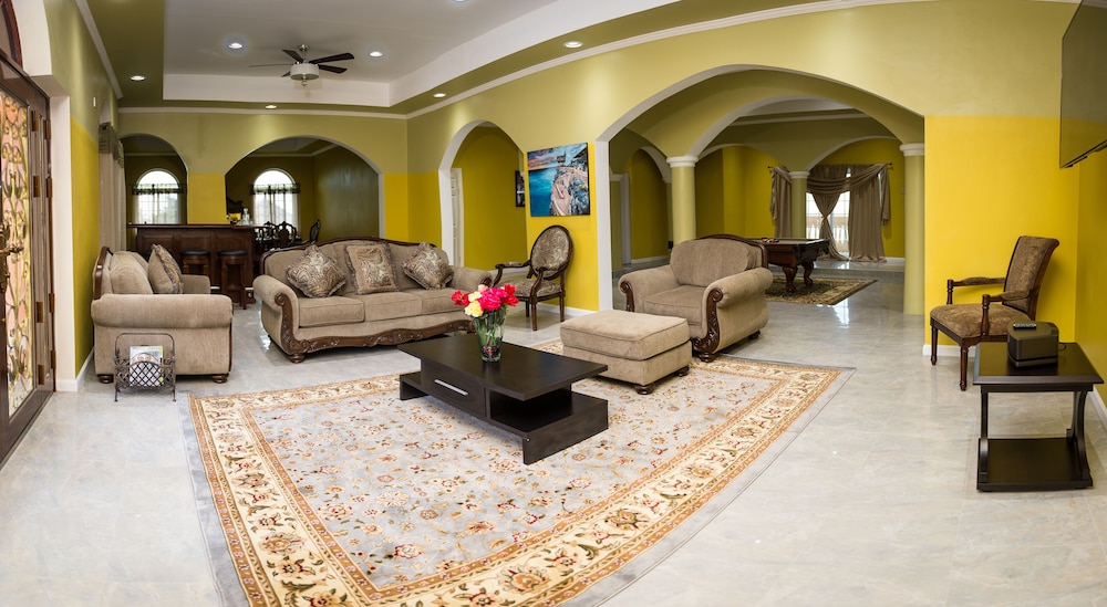 Villa Sweet Villa