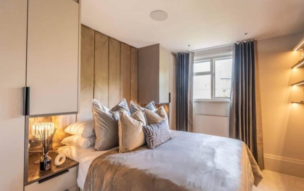 Cozy London Apartment With Great City Views view 3