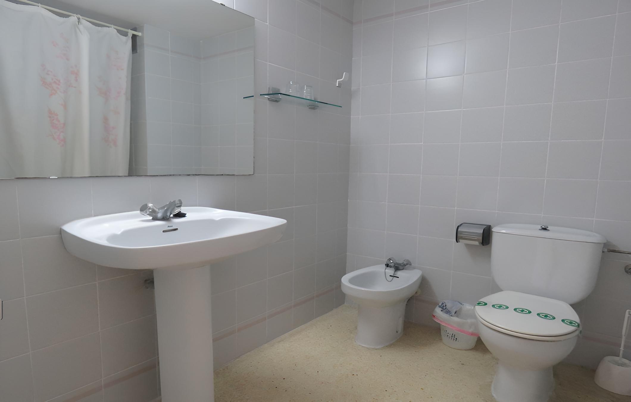 Pineda De Mar Vacations - Royal Beach - Property Image 11