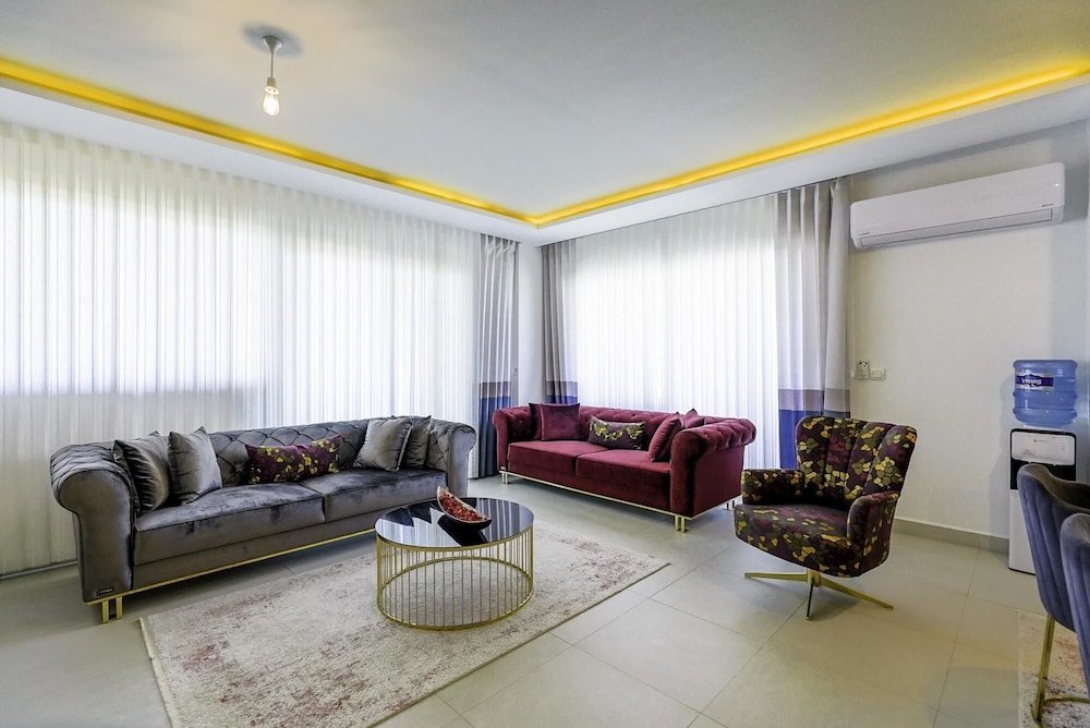 Sea View Stylish Flat w Shared Pool in Alanya view 5