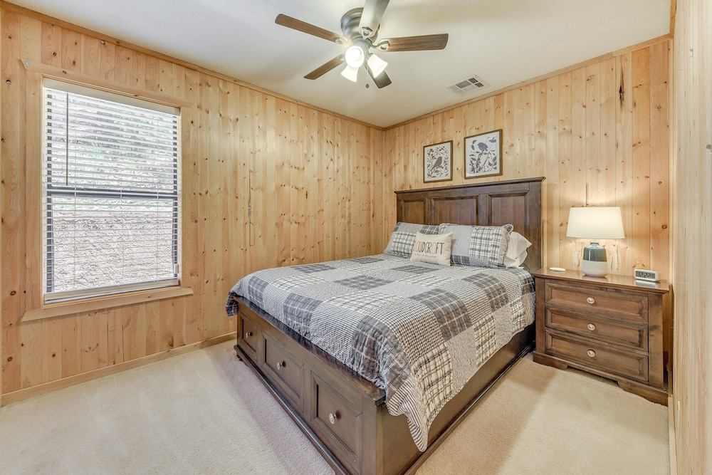Alamogordo Vacations - Cloudcroft Mountain Retreat  5 Mi to Skiing! - Property Image 4