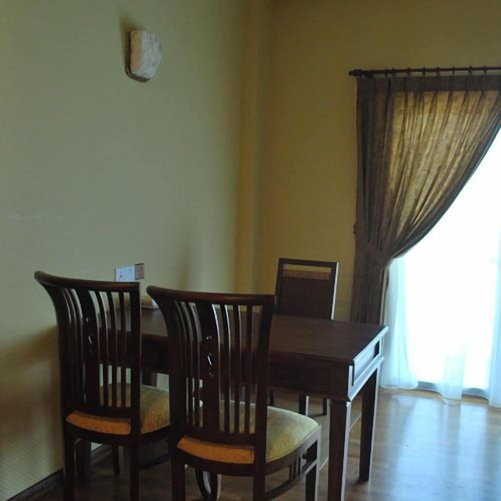 Mciti Suites