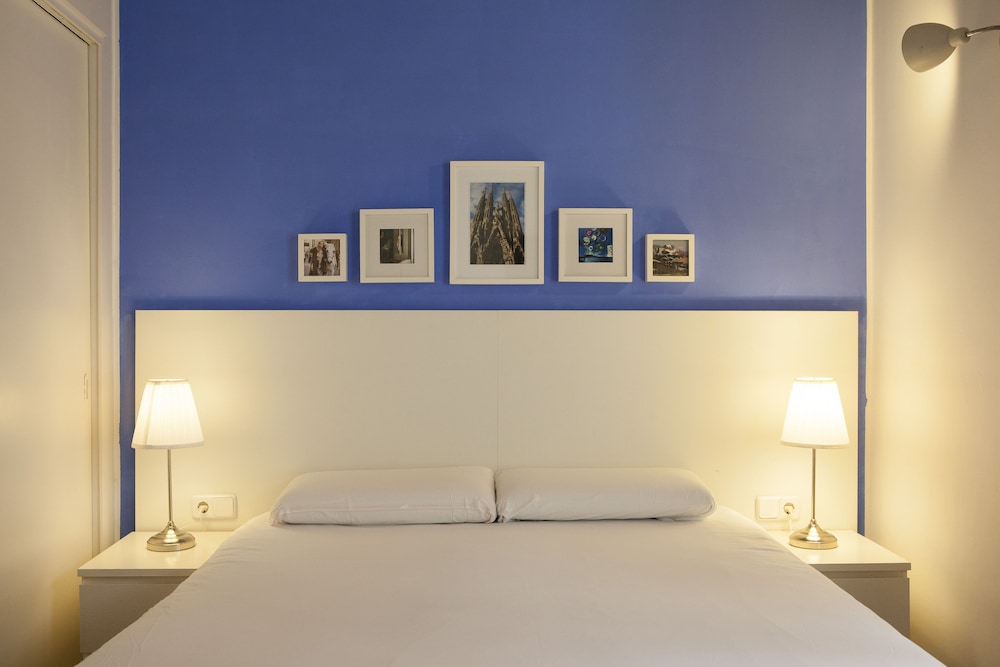 Las Ramblas Pasaje Bacardi Apartments