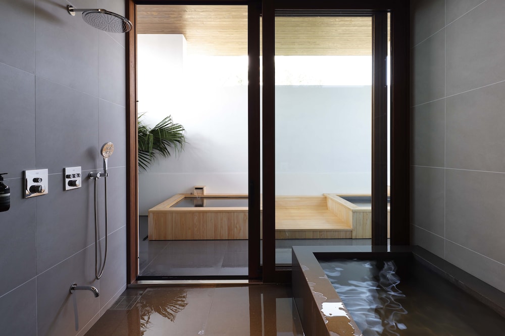 NOT A HOTEL AOSHIMA