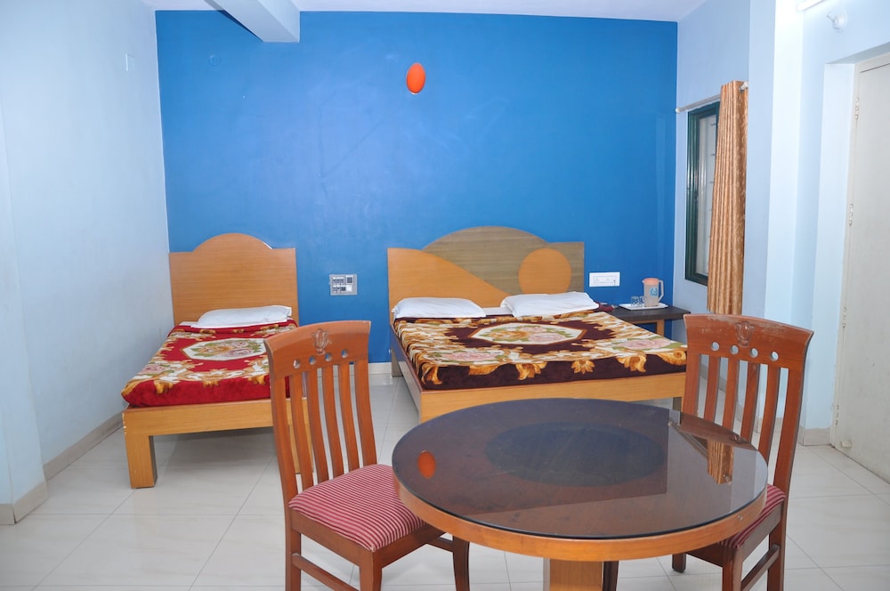 Sri Vinayaka Lodge
