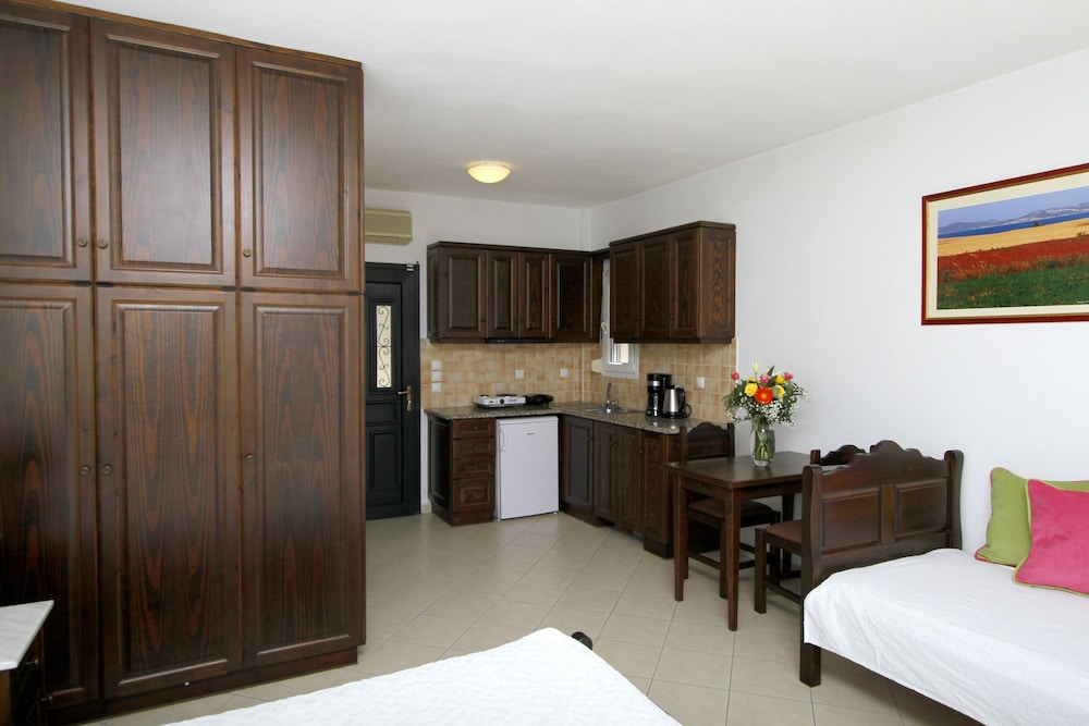 Amygdalies Apartments