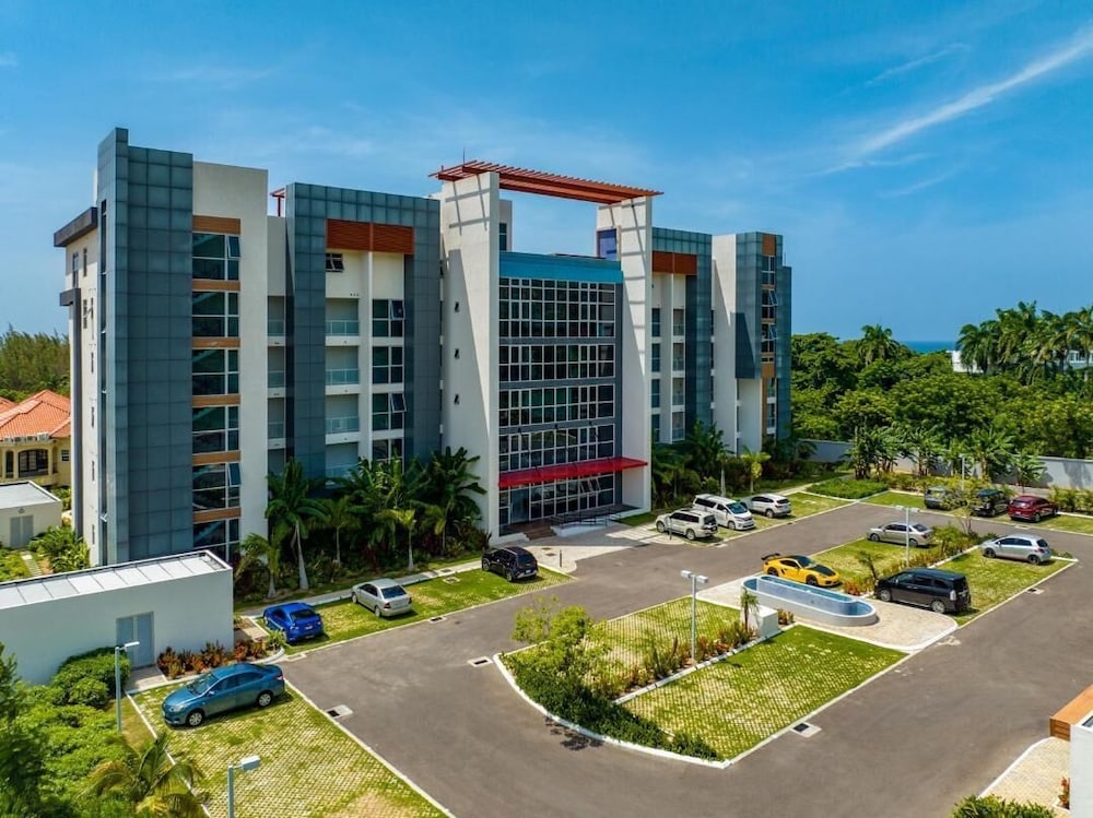 Dream 36 Montego Bay