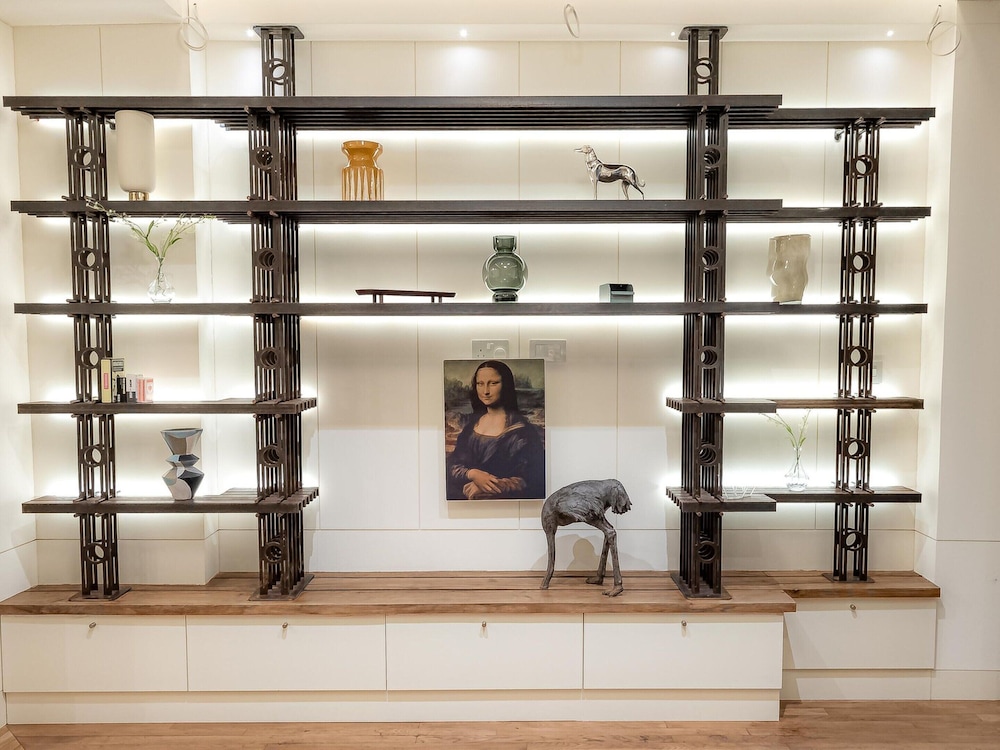 Discover The Underworld Five Bedroom by Belvilla