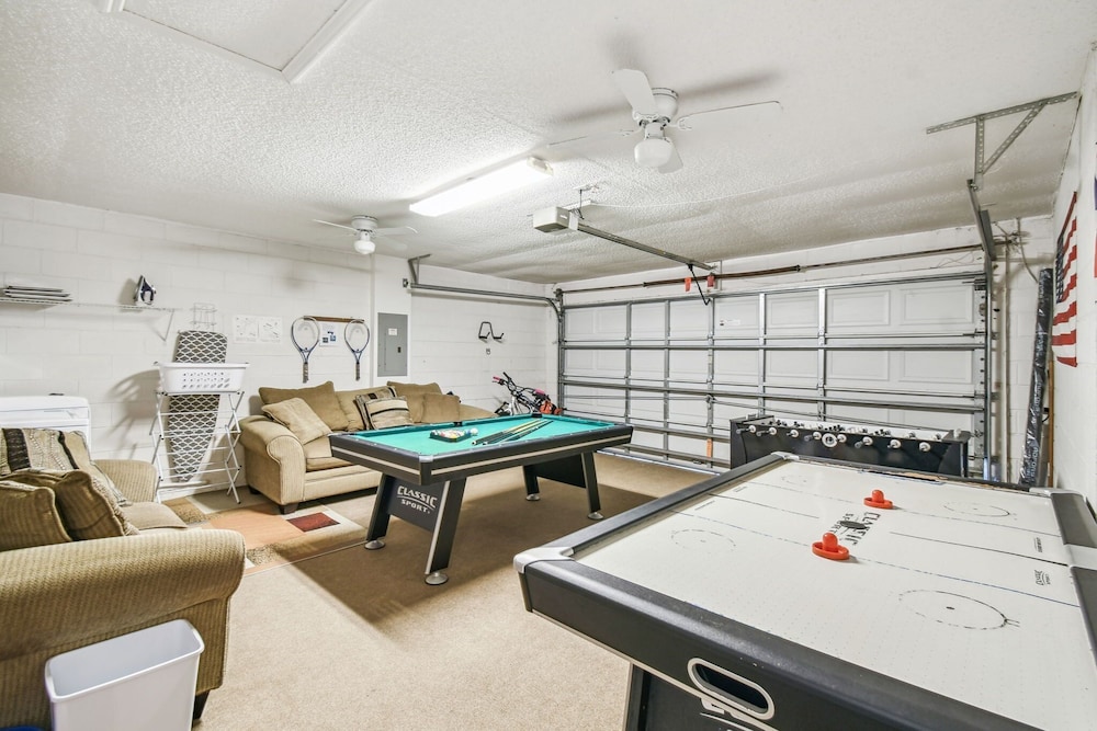 Home w/ Private Pool & Game Room - Near Disney!