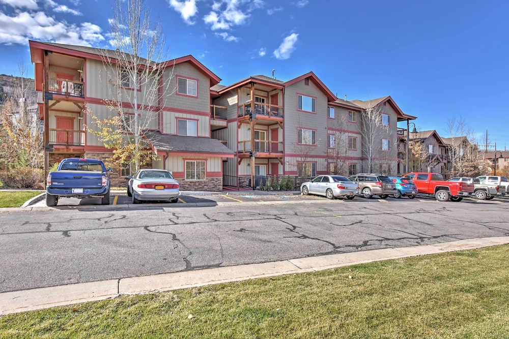 Airy Bear Hollow Condo: 5 Mi to Park City Mountain view 5