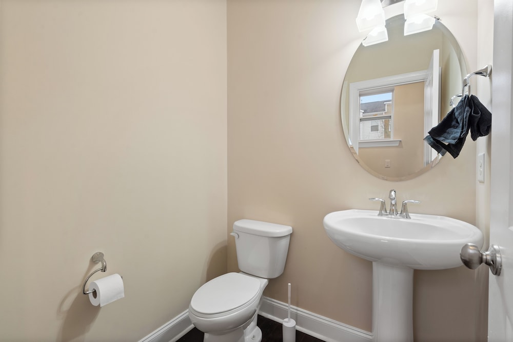 Luxe 3BR Townhouse in Camp North End