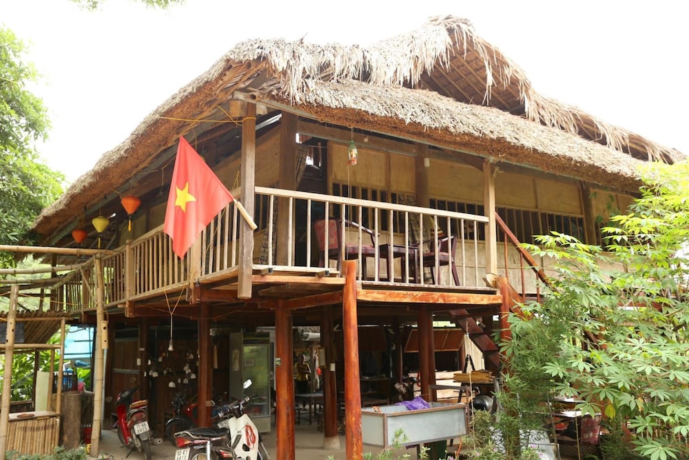 Dong Que Homestay-Tours-Motorbike, Car rental, Hiking