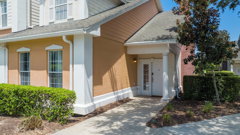 Gorgeous 3Bd Close to Disney Reunion Resort 1596 view 2