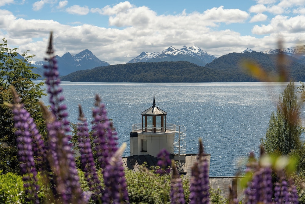 Rent Up -Casa junto al lago Nahuel Huapi