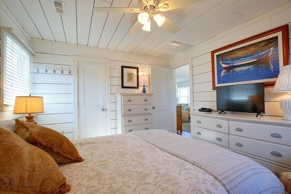 Magnolia Cottage - 3 Br Home