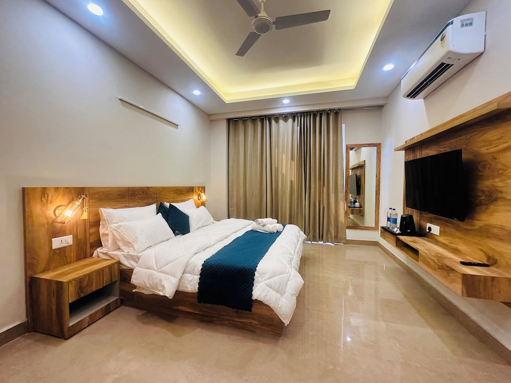 The Lodgers Luxury1BHK Service Apartment view 3
