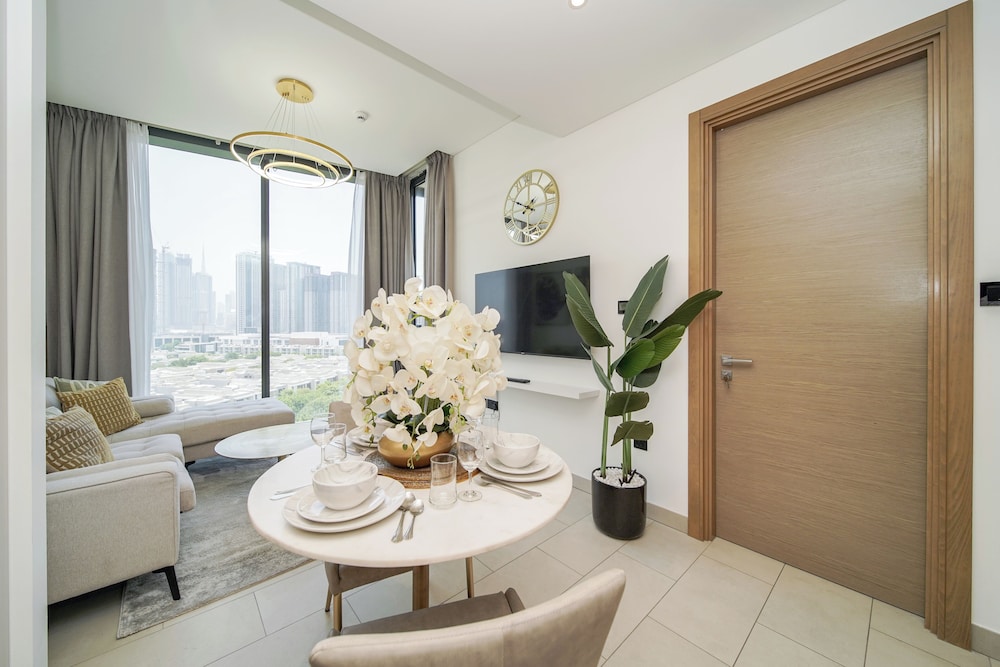 PVH - Tranquil 1BR - Sobha Waves