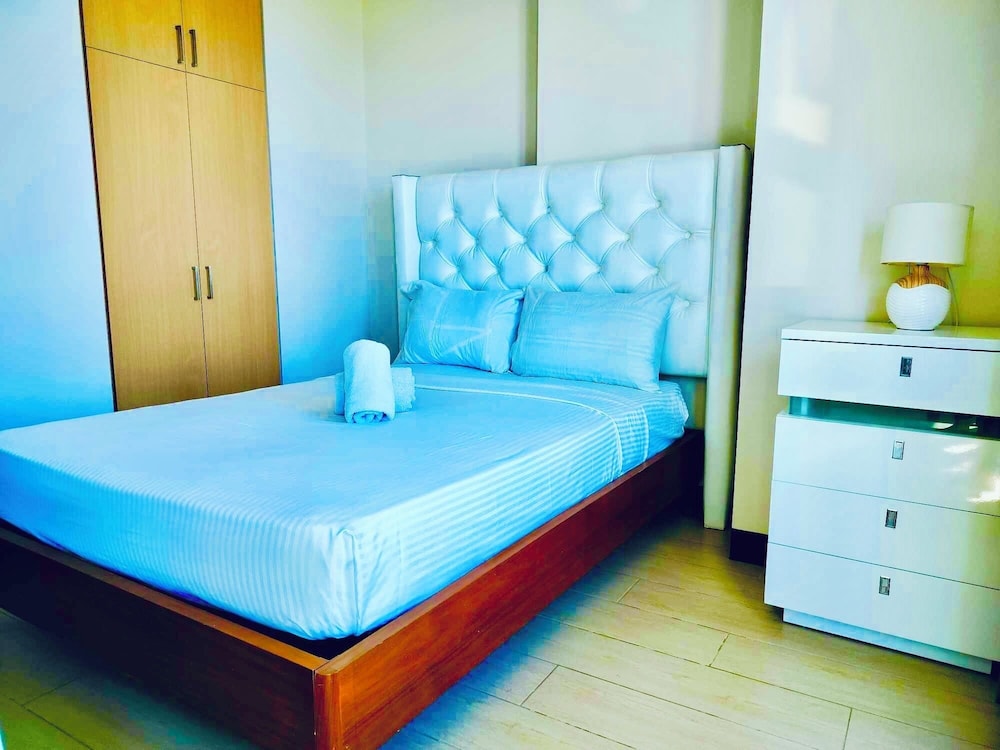 Luxury 1BR 55sqm 1 Pacific MactanNewtown view 4