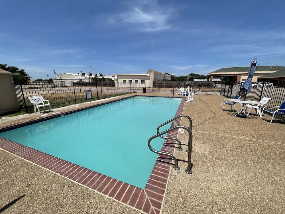 Gun Barrel Executive Inn