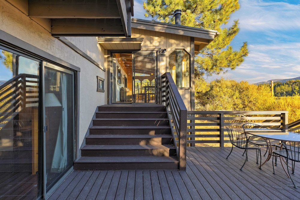 Viewtopia by Avantstay Lakefront Views + Hot Tub