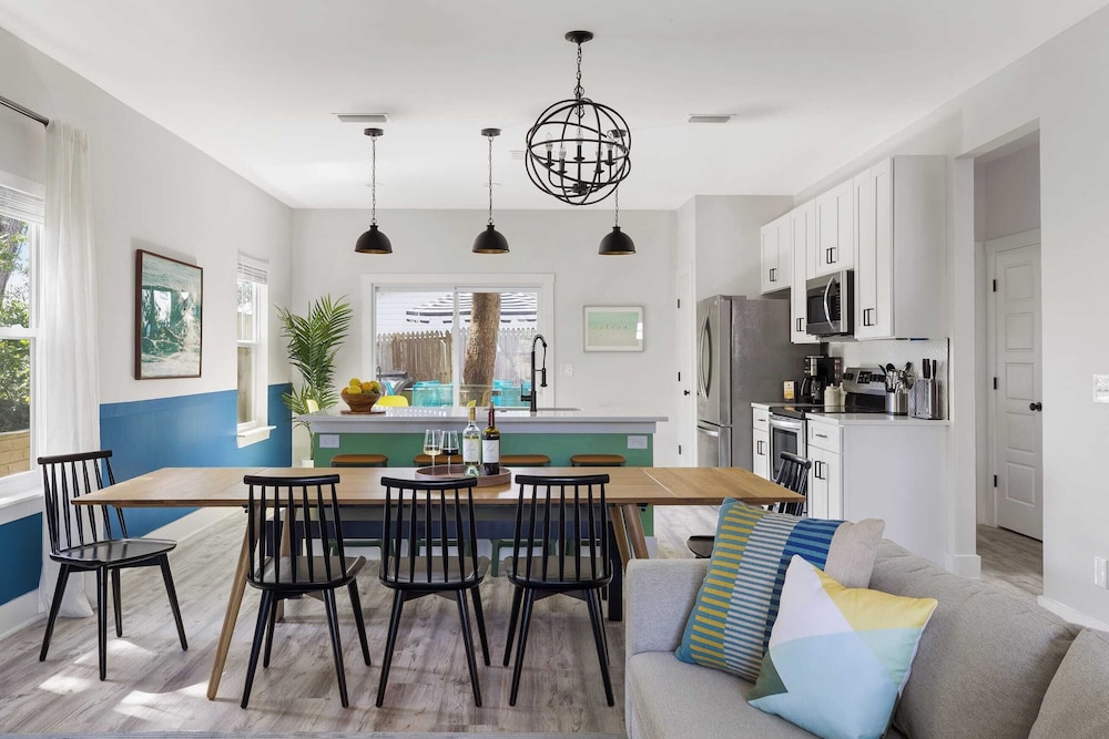 Beach Retreat w/ Putting Green, Hot Tub, 2 Free Bikes Golden Hour by Avantstay