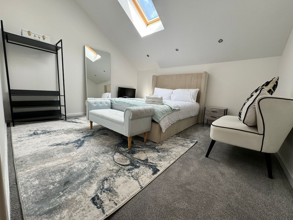 Luxury Loft Style 2 Bed Apartment Next to Excel/o2