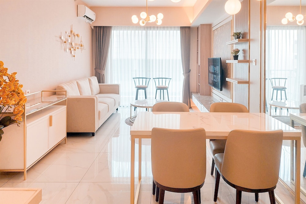 Elegant And Spacious 3Br At Sky House Bsd Apartment