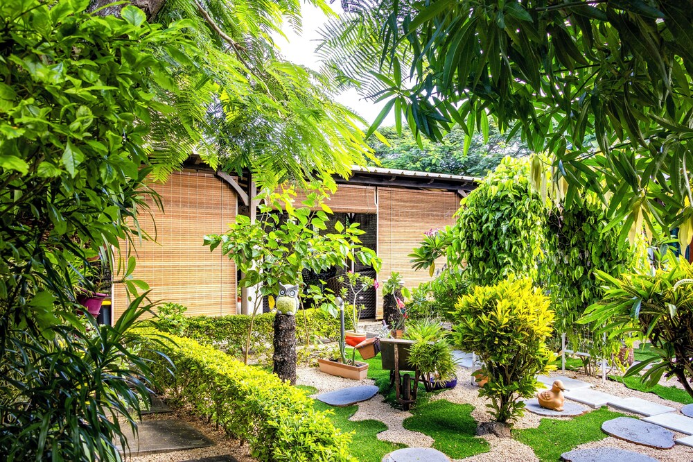 Laurels Villas