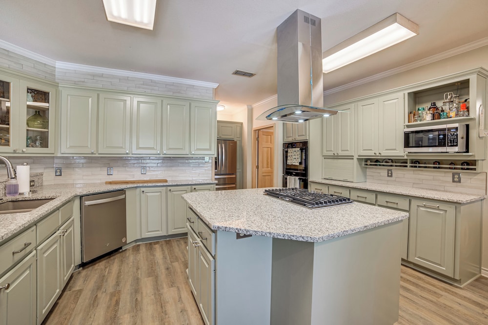 Tranquil Family Retreat: 4 Mi to Dtwn Winnsboro!