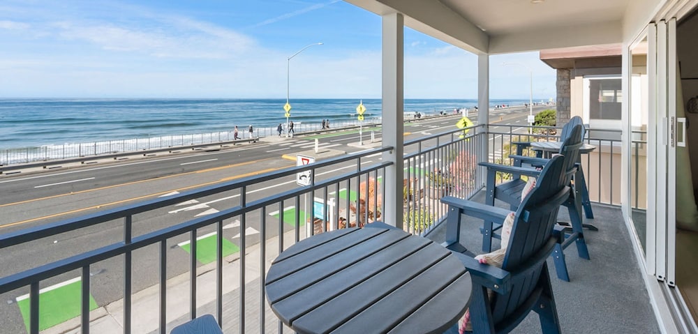 Beachfront Home In Carlsbad - Remodeled