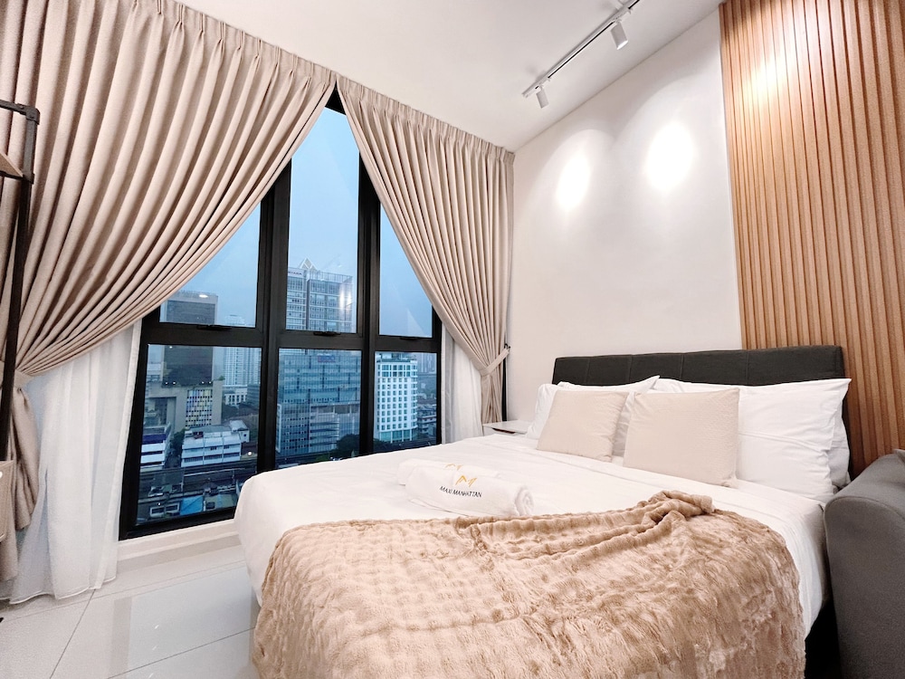 Majestic Residence by Manhattan Group
