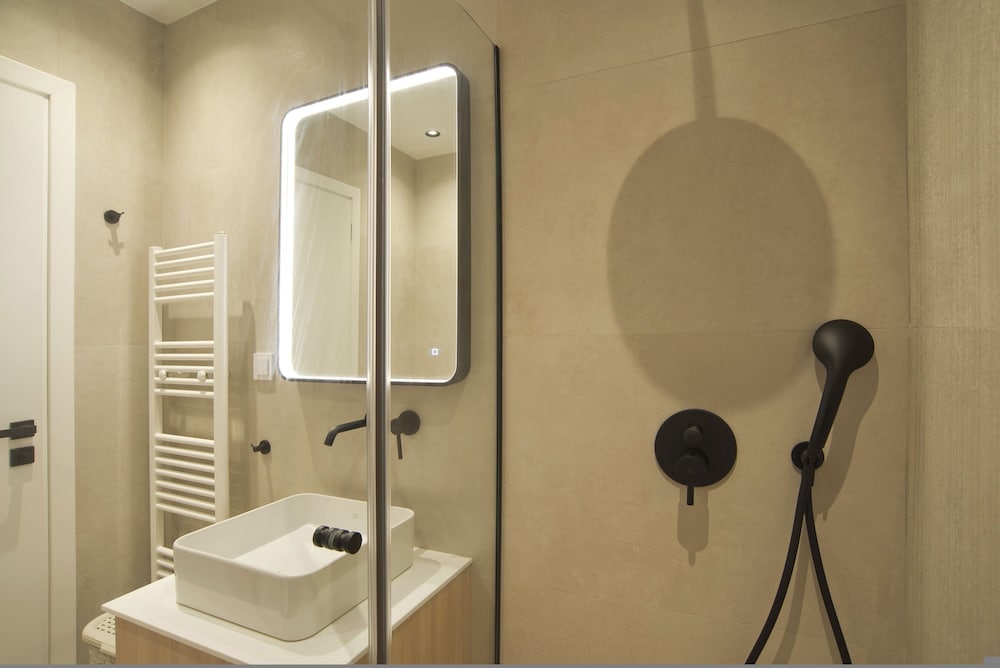 Urban Allure in Athina