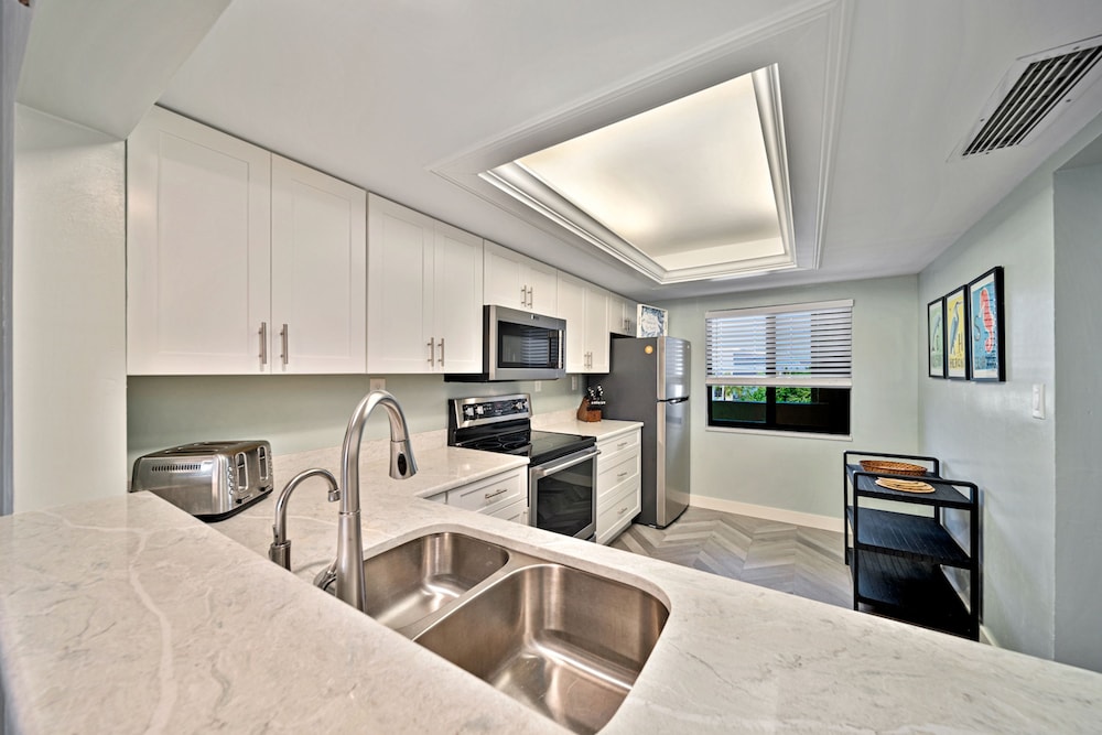 Loggerhead Cay 443 Pet Friendly on the Beach